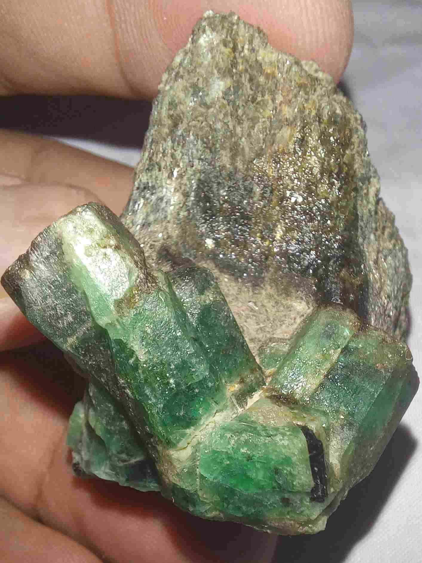 swat Emerald specimen 