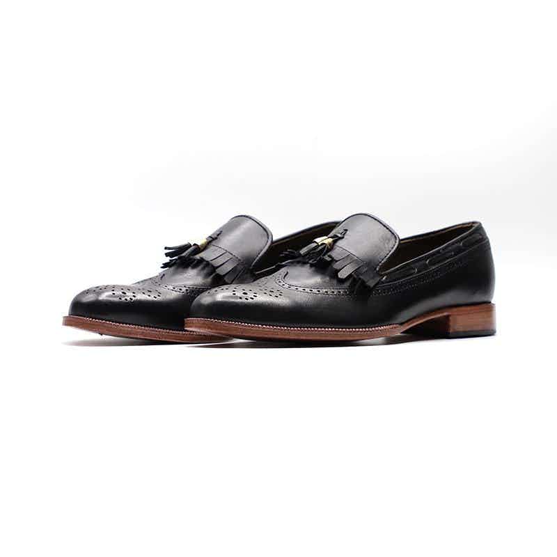 Calfskin Leather Shoes Black Color with Dot Design (LFR007)