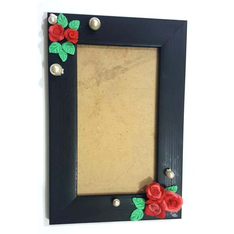 Rose Flowers & Pearls Designed Picture Frame – Red & Black
