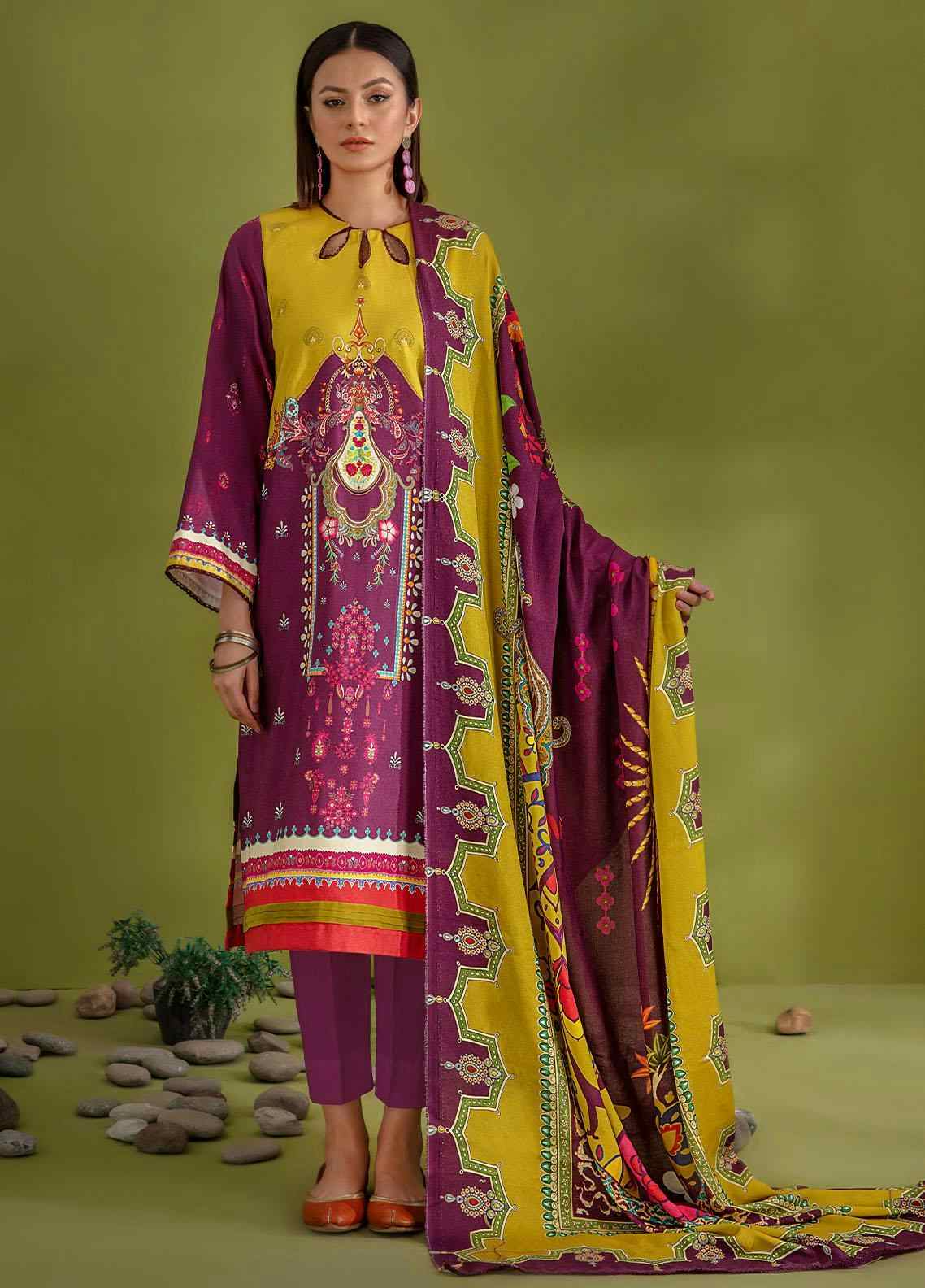 Sanam Saeed By Puri Fabrics Printed Woolen Suits